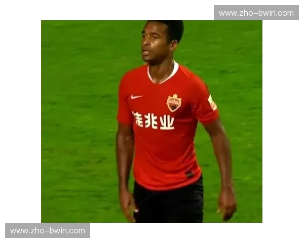 朝鲜队明有成的帽子戏法，展现前锋个人能力与团队支撑